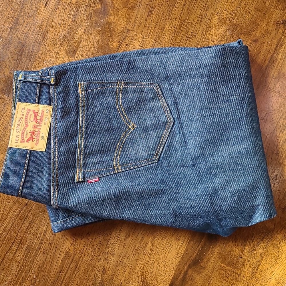 Levi jeans